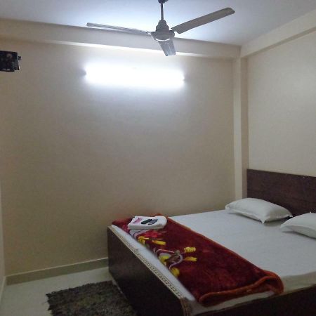 Delhi Inn,Walk In Nizamuddin Railway Station Nuova Delhi Esterno foto