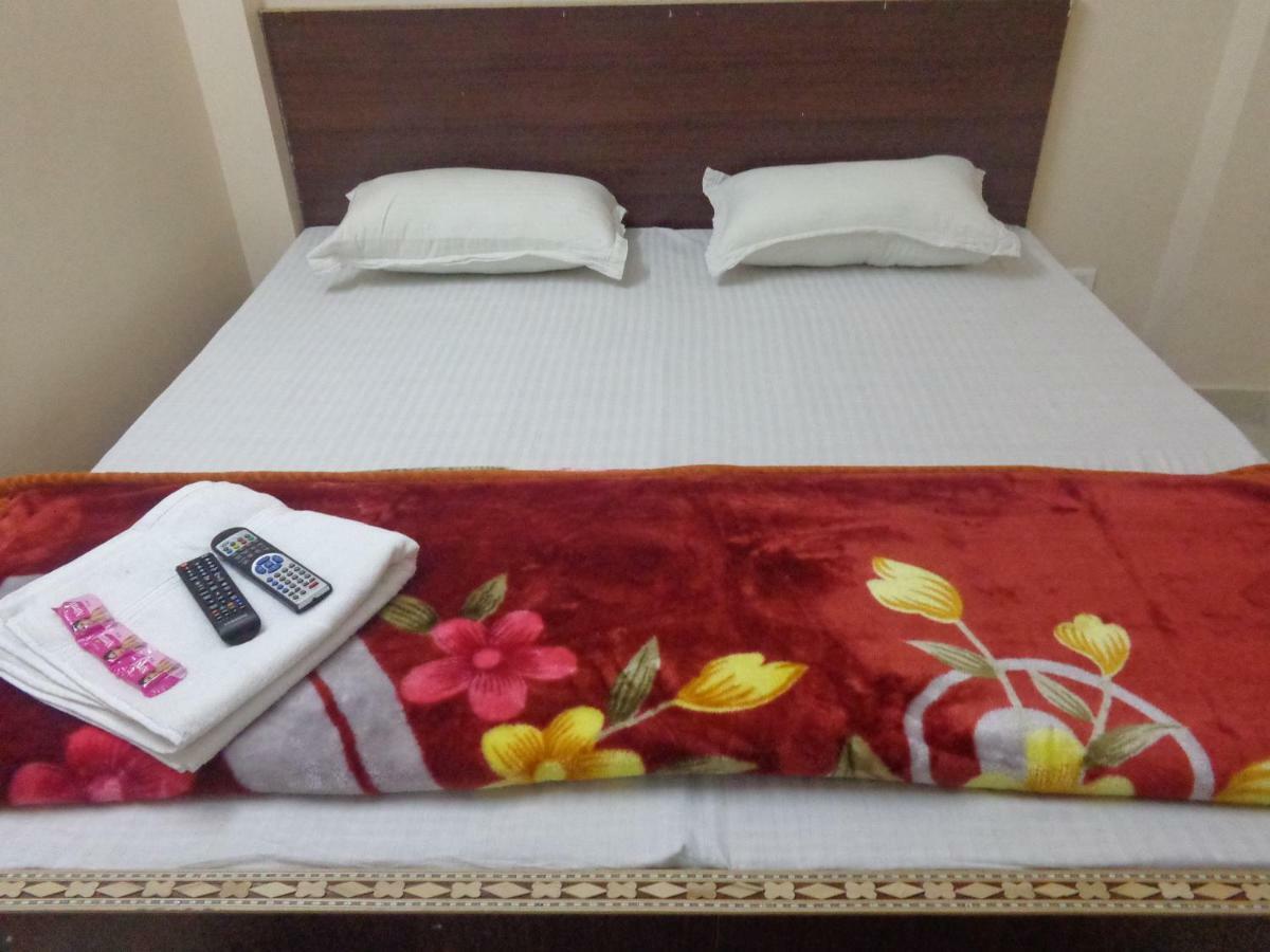 Delhi Inn,Walk In Nizamuddin Railway Station Nuova Delhi Esterno foto