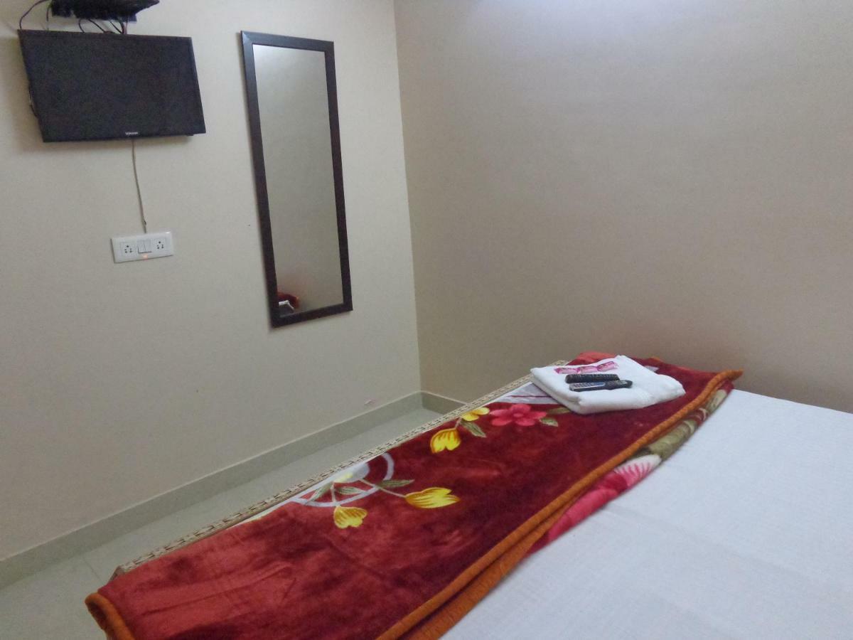 Delhi Inn,Walk In Nizamuddin Railway Station Nuova Delhi Esterno foto